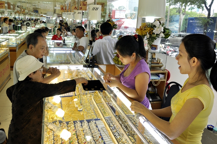 Bình ổn thị trường vàng ảnh 1